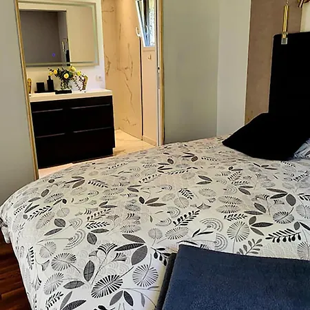Nalan Godvicien, Spa, Piscine Chauffee, Foret, 14 Pers Holiday home